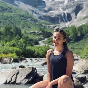 Meet your Posher, Eliza